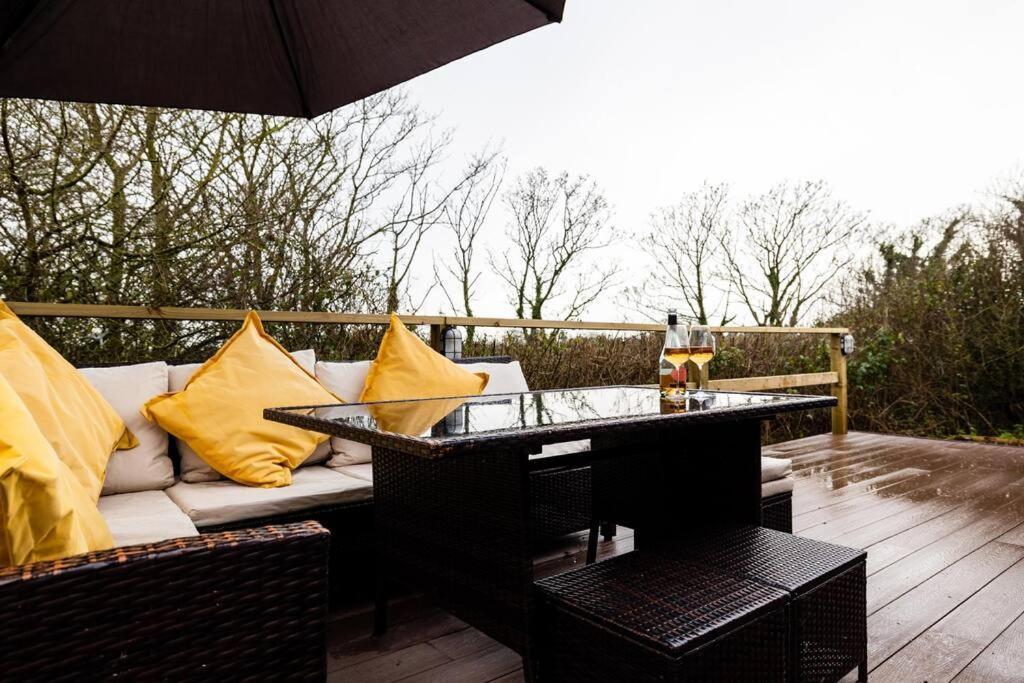 The Woodland Lodge - Wood Fired Hot Tub And Firepit Hambleton Kültér fotó